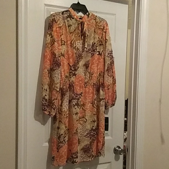 Dress - Picture 3 of 4